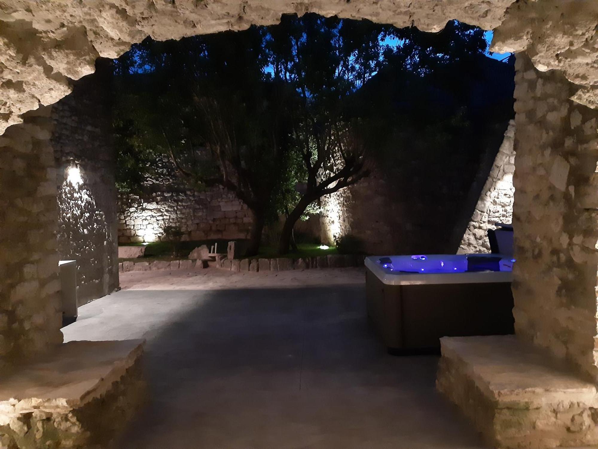 La Closerie D'Escalin Gite 12 Personnes Et Jacuzzi La Garde-Adhémar 外观 照片